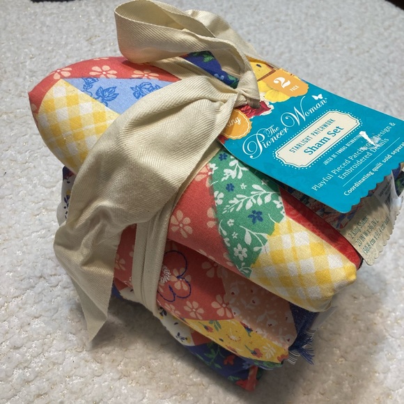 Pioneer woman starlight patchwork NWT‎ set of King shams - Picture 3 of 7